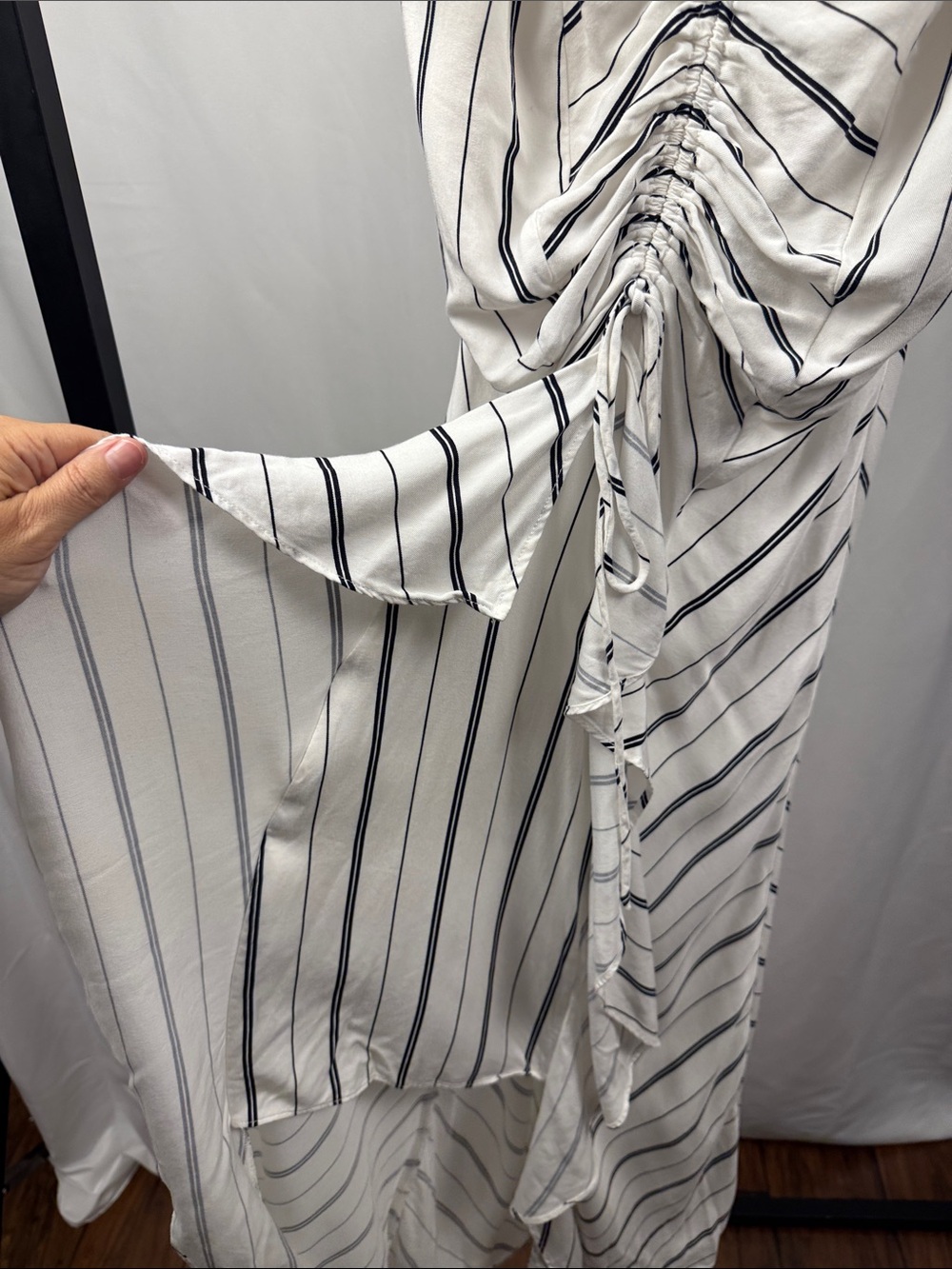 Bardot Ivory & Black Chevron Stripe Ruched Midi Dress Size 8 - Picture 5 of 16